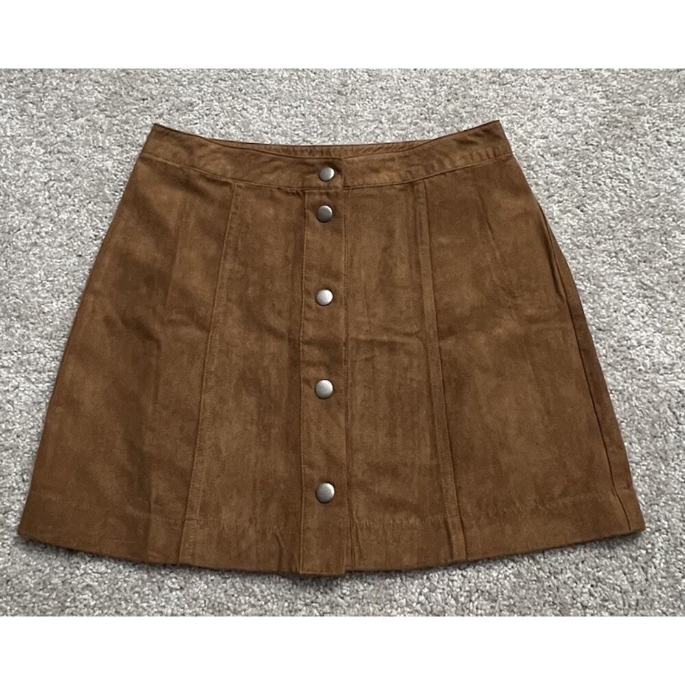 Papaya brown faux suede mini skirt with a button-front closure Large